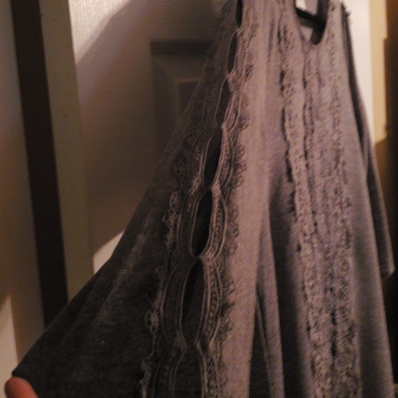 Dress - Picture 2 of 4